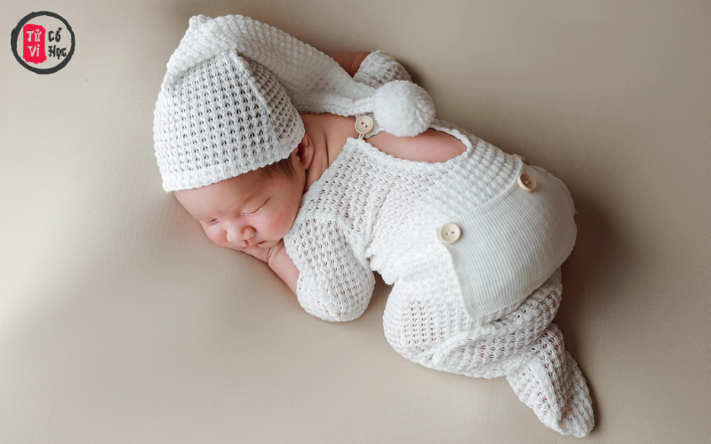 Nhiều chuyên gia cho rằng tên gọi ảnh hưởng đến tương lai của bé thông qua yếu tố tâm lý, sự tự tin và cách xã hội nhìn nhận mỗi người.