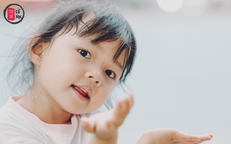 Đặt tên cho con không chỉ là yêu thương, mà còn cần tránh những điều kiêng kỵ để bảo vệ vận mệnh bé từ những ngày đầu đời