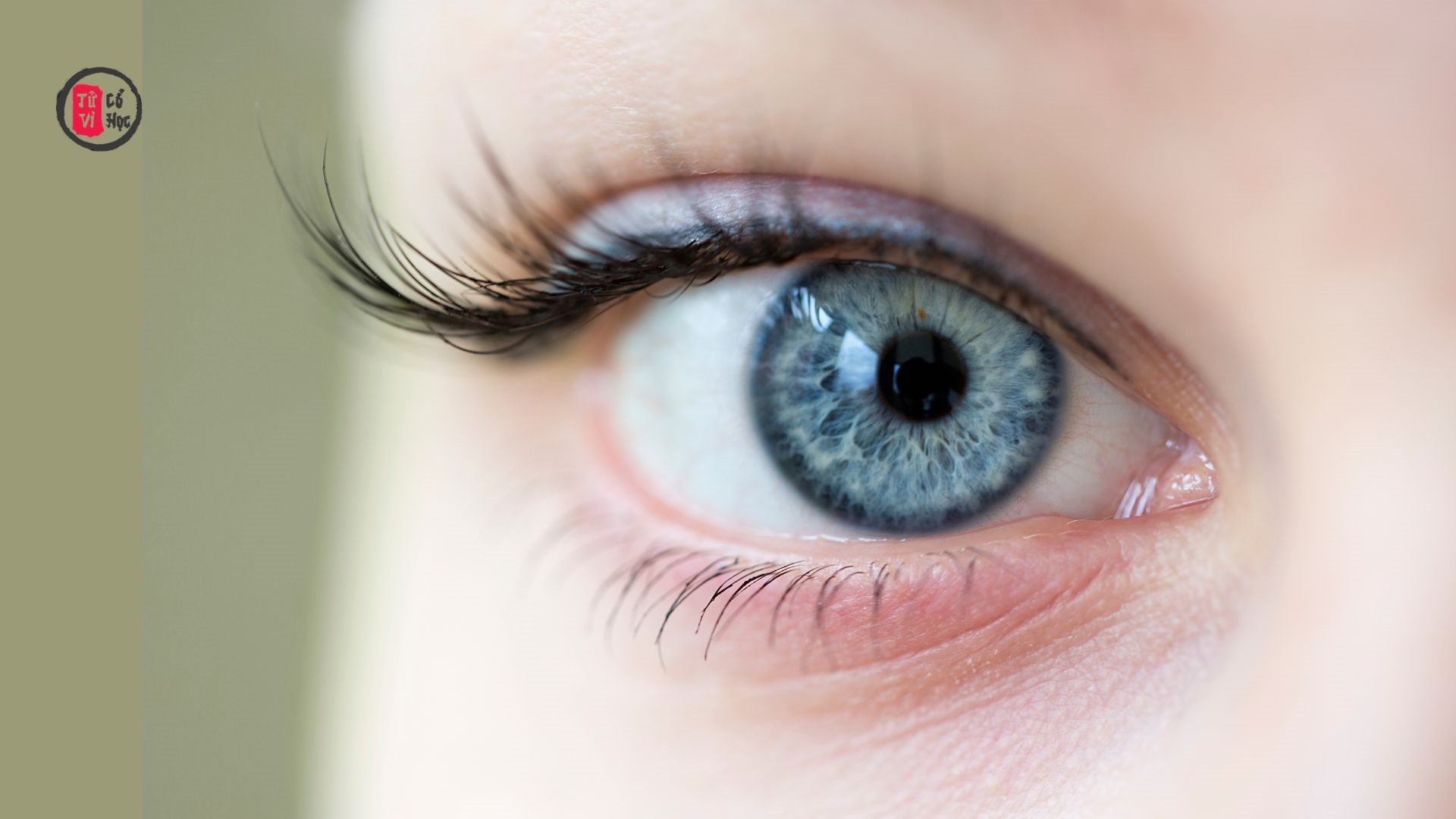 Hiện tượng giật mắt ở nam và nữ đôi khi được xem là điềm báo theo phong thủy và tâm linh.