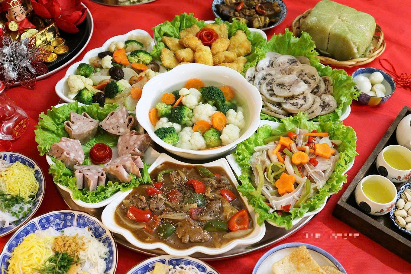 Mâm cúng tất niên miền Bắc (Ảnh: Thu Hương)