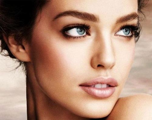 Tướng người chung thủy 3 Chân mày đầy đặn, cân đối là một trong những tướng mặt chung thuỷ