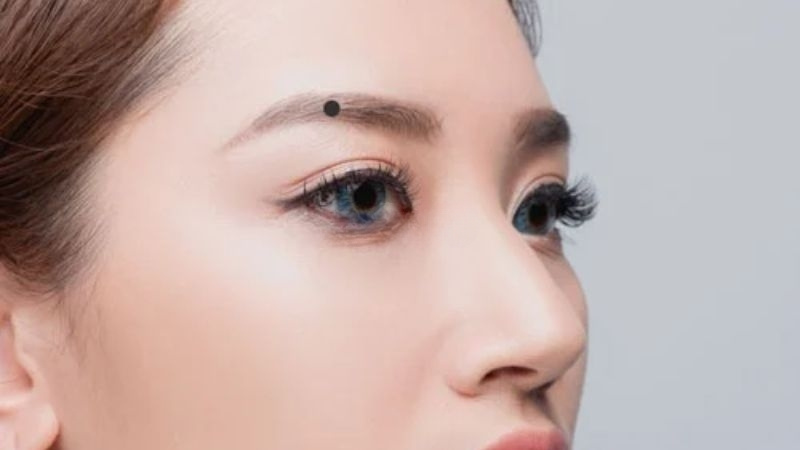 Xem tướng nốt ruồi trong lông mày 3 image7 202507082343593539